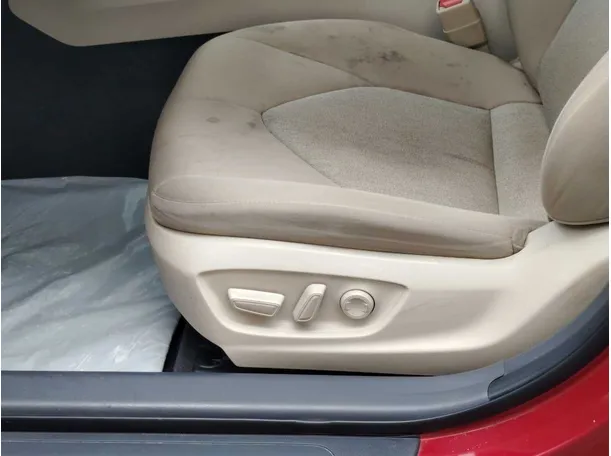 Car image 32