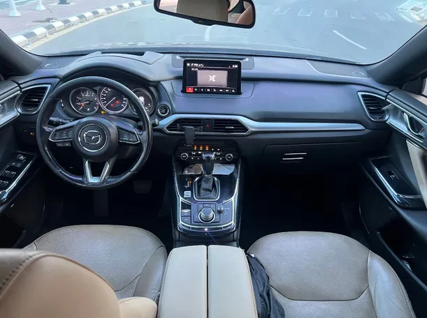 Car image 15