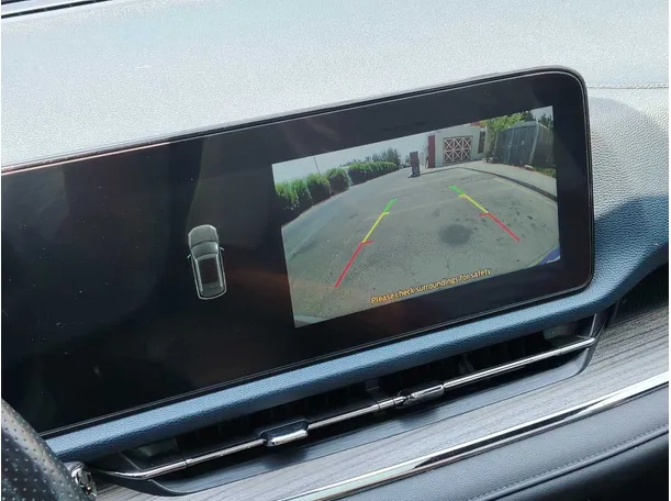 Car image 30