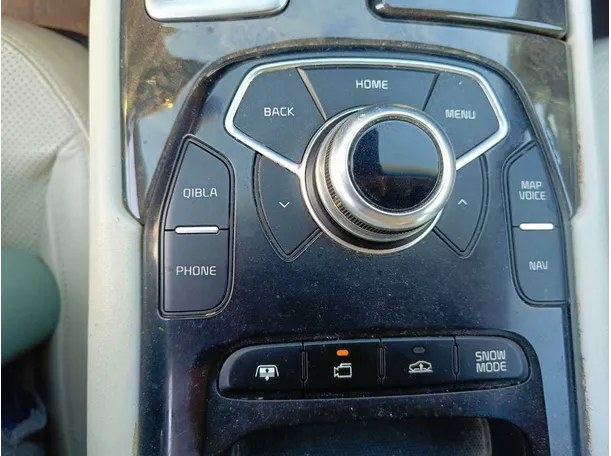 Car image 23