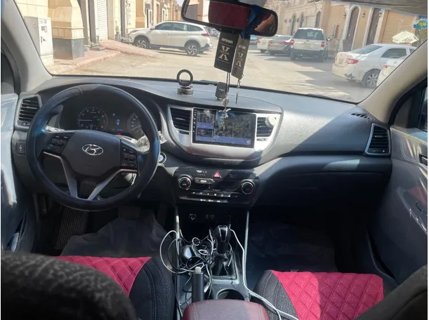 Car image 18