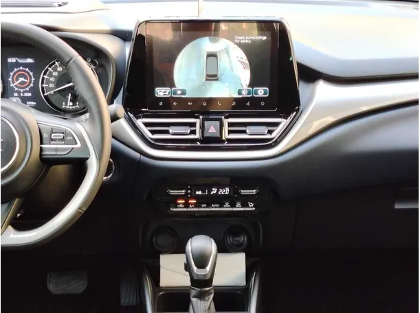 Car image 19