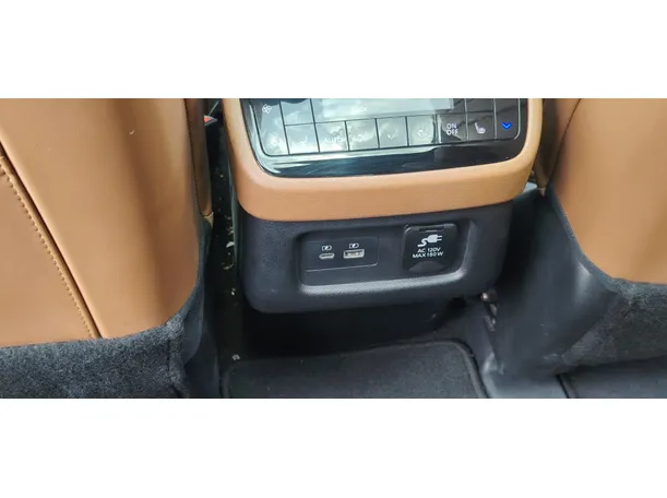 Car image 30