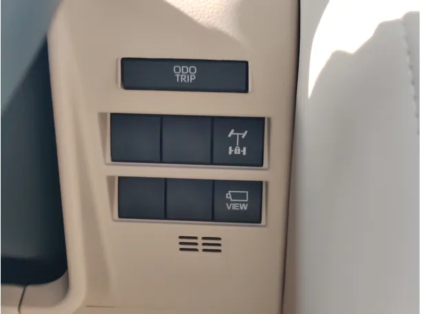 Car image 35