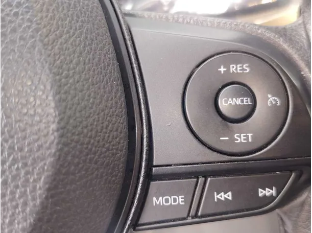 Car image 32