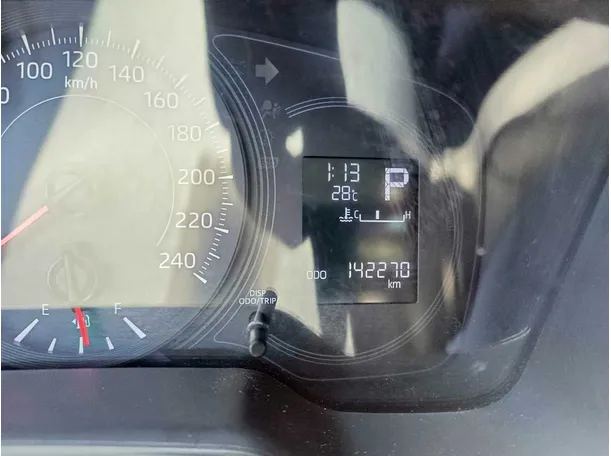 Car image 24