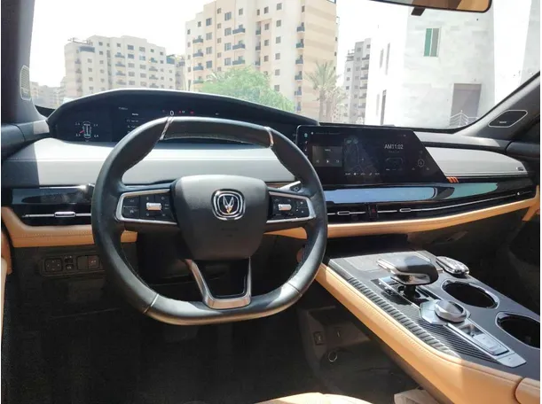 Car image 25