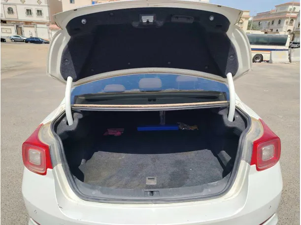 Car image 24