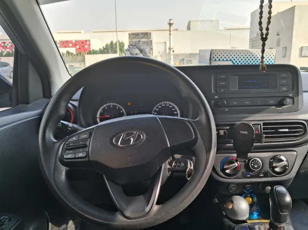 Car image 16