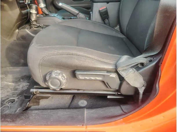 Car image 40