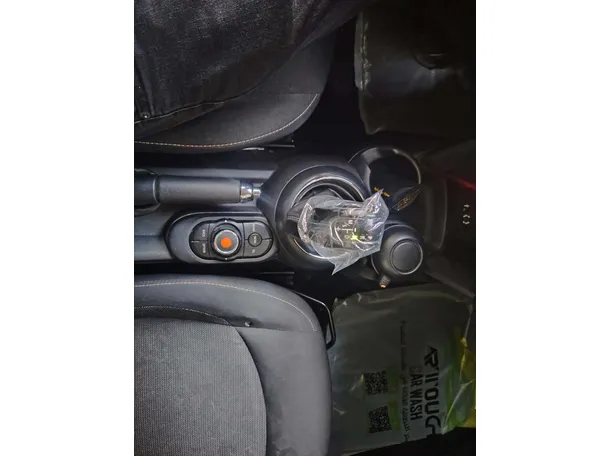 Car image 34