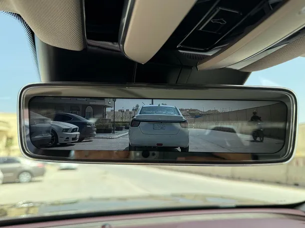 Car image 27