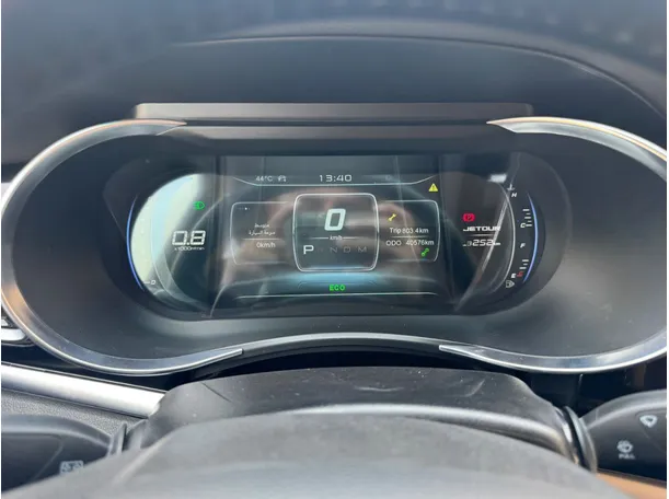 Car image 14