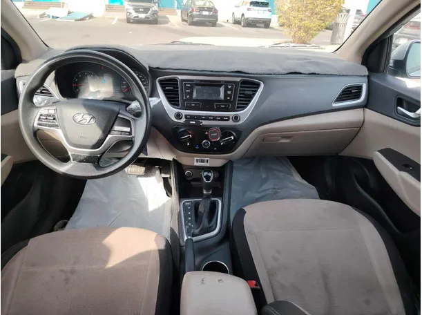 Car image 23