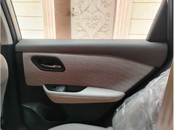 Car image 31