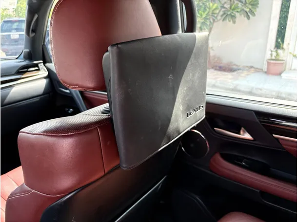Car image 25