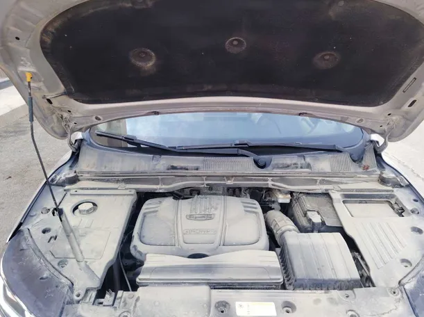 Car image 32