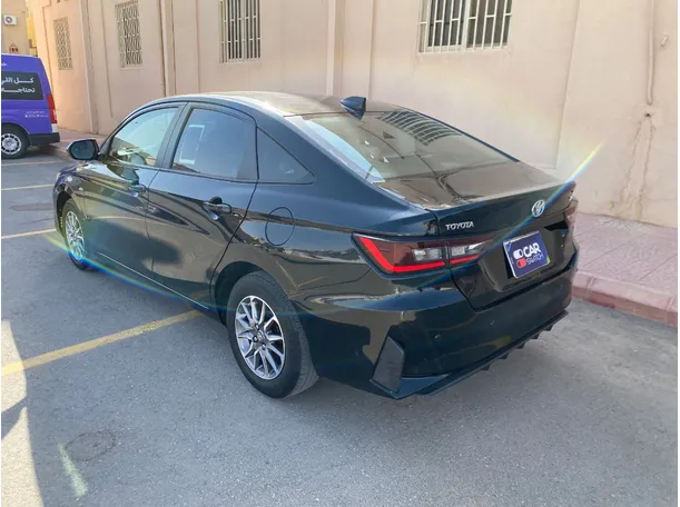 Car image 7