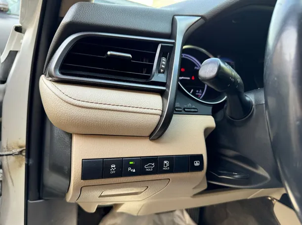 Car image 23