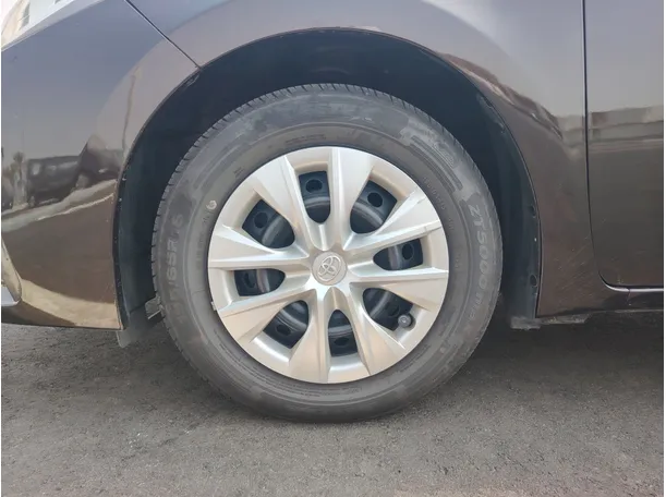 Car image 9