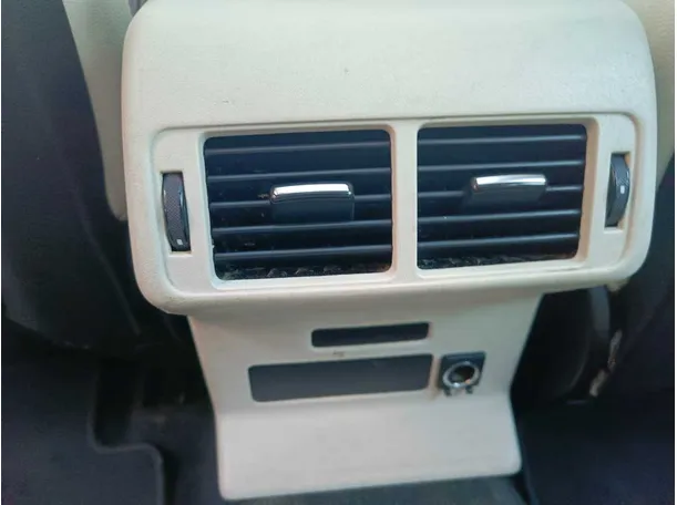 Car image 33
