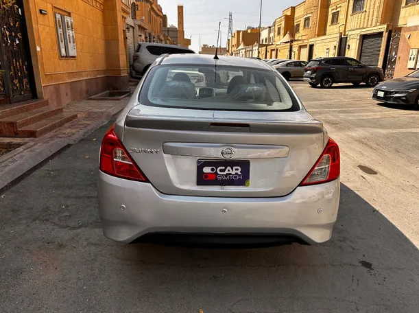Car image 6