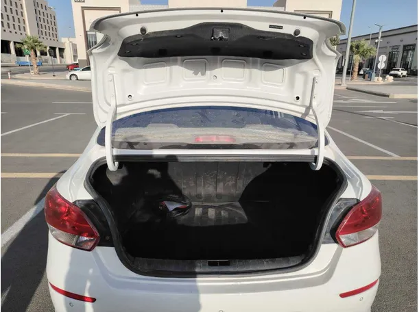 Car image 23