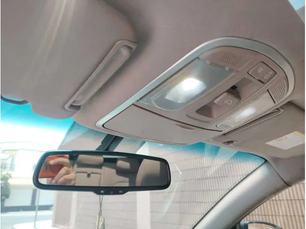 Car image 30