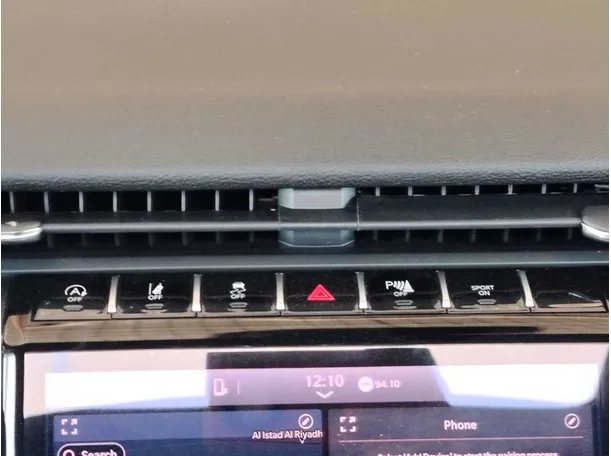 Car image 23