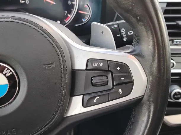 Car image 29