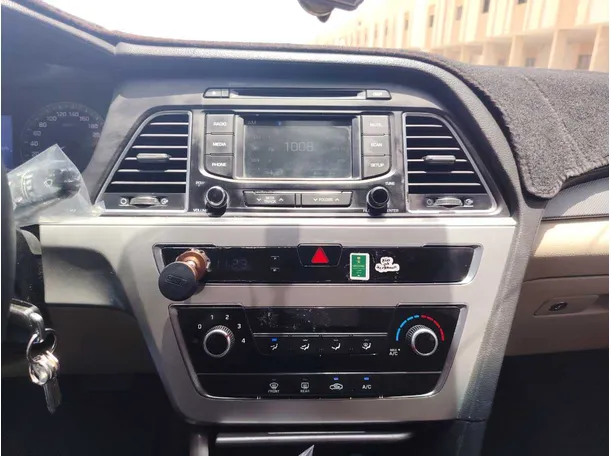 Car image 24