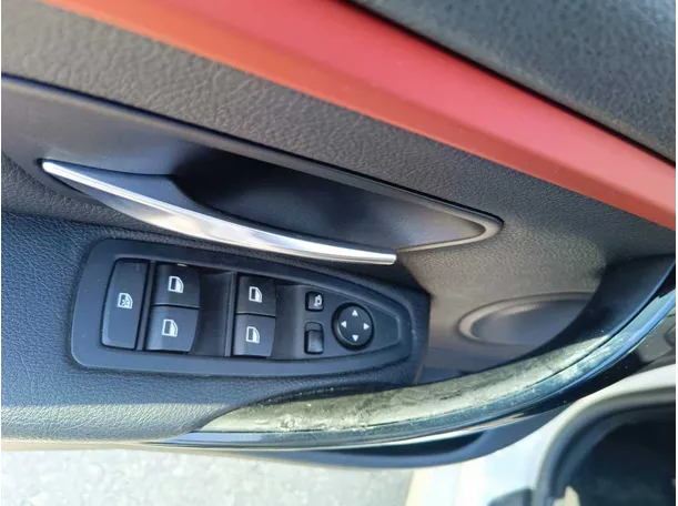 Car image 34