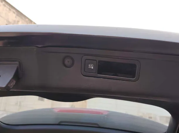 Car image 35