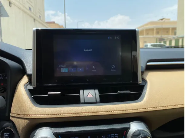 Car image 16