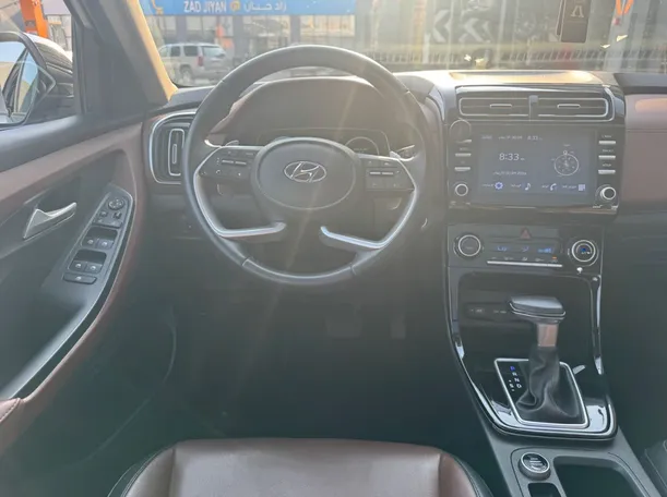 Car image 13
