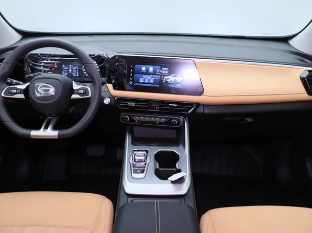 Car image 14