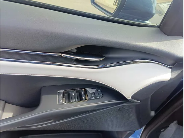 Car image 33