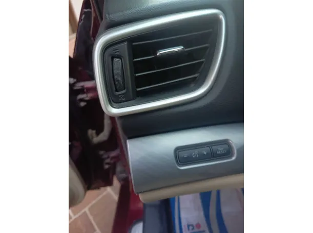 Car image 29