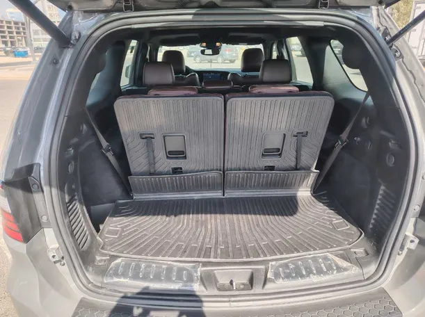 Car image 24