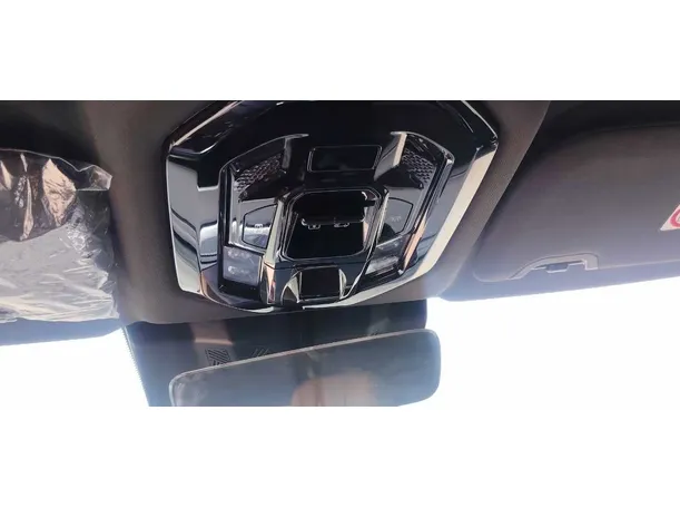 Car image 27