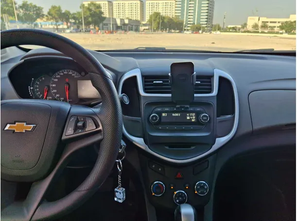 Car image 16