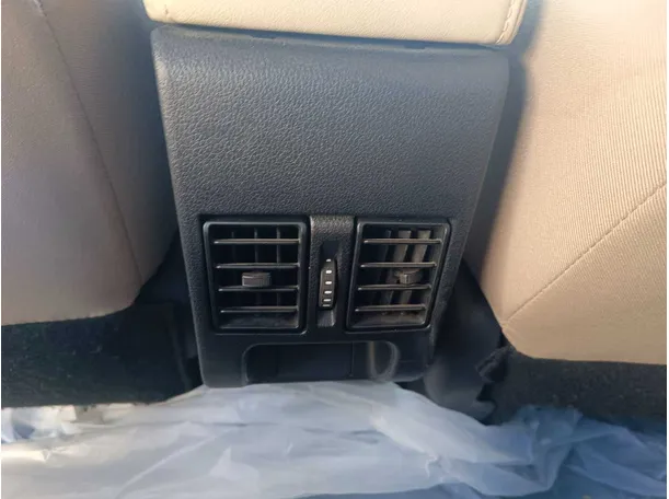 Car image 33