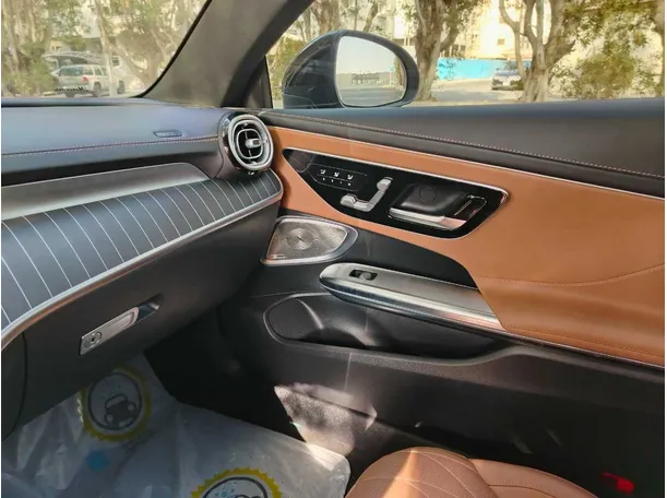 Car image 31