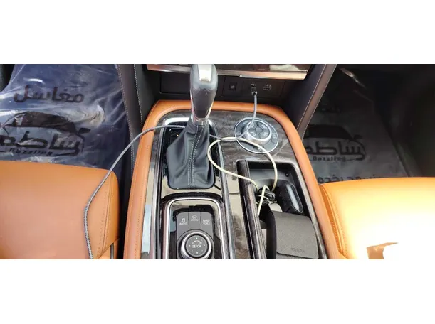 Car image 19