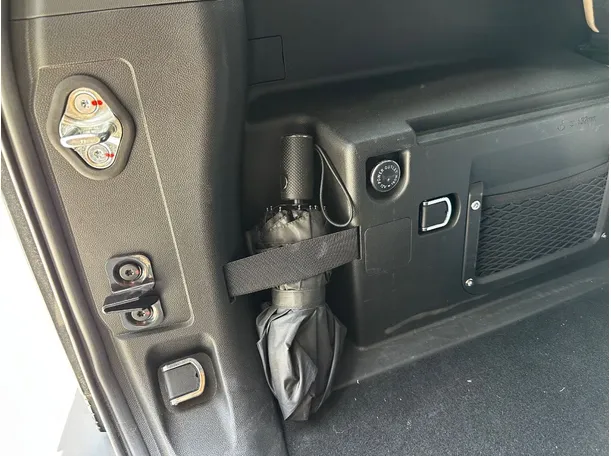 Car image 33