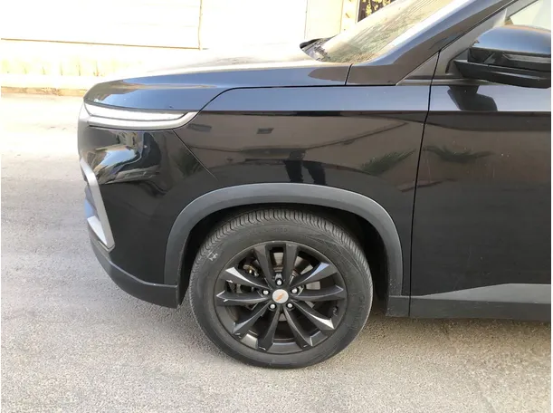 Car image 9