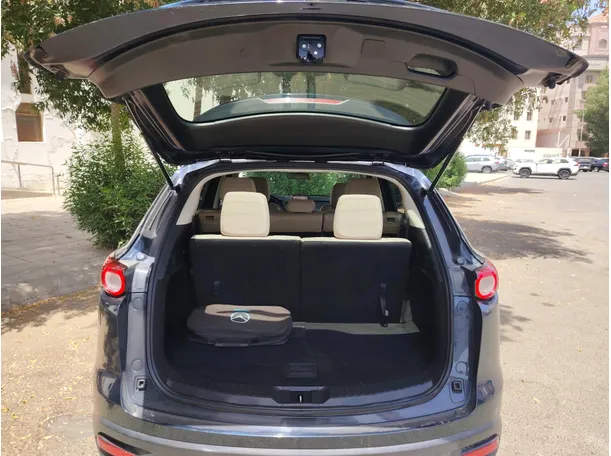 Car image 24