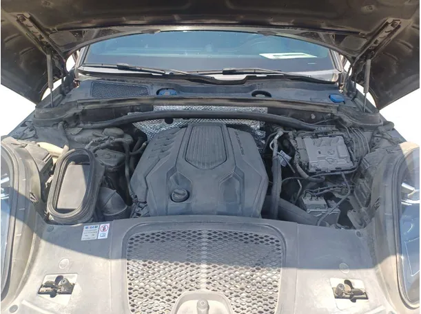 Car image 26