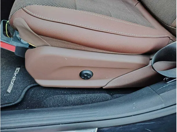 Car image 37