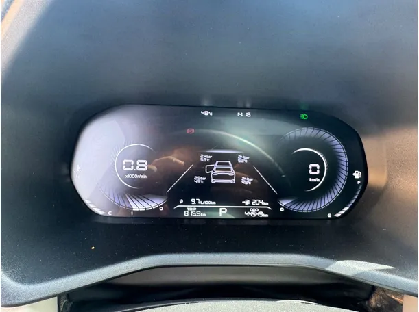 Car image 19